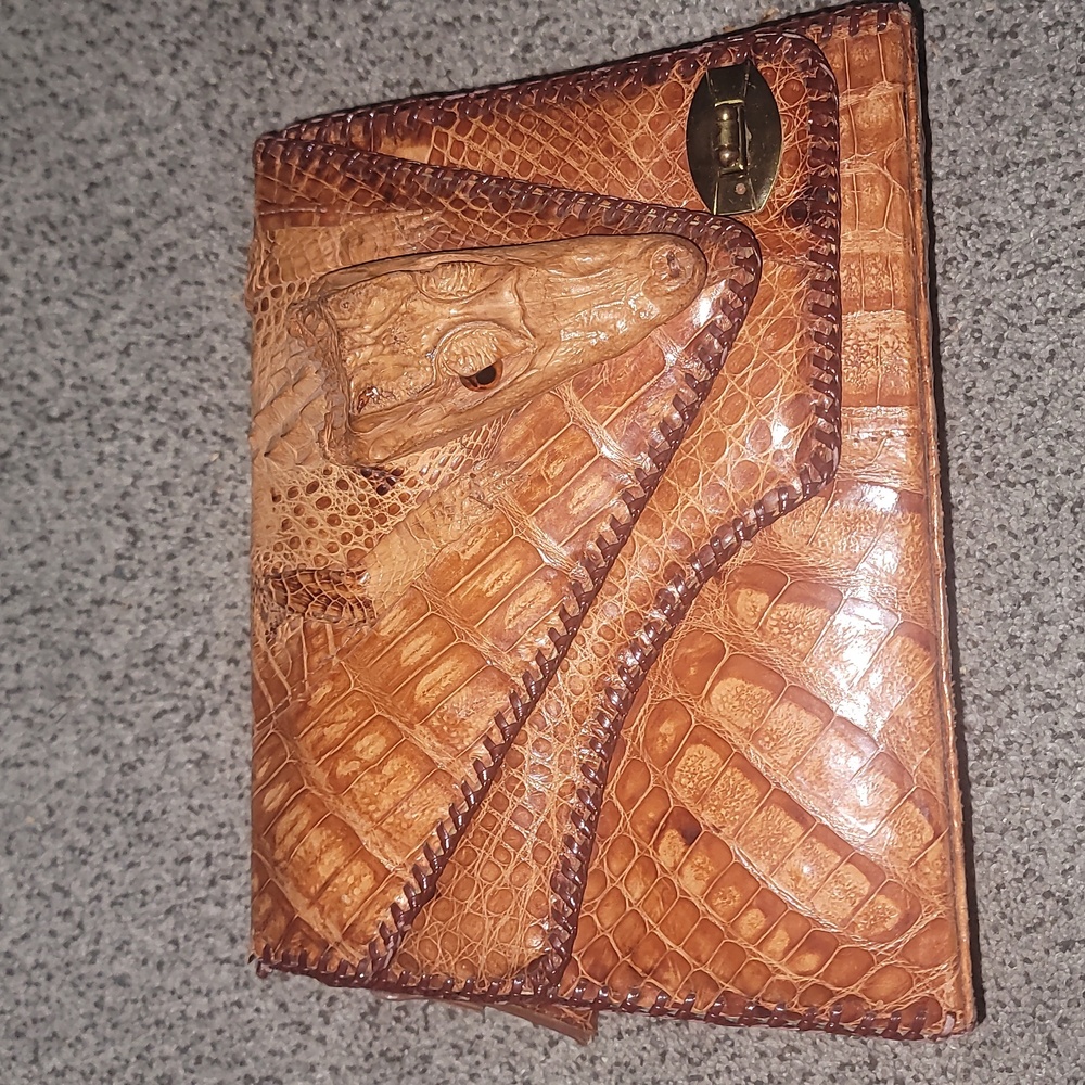 Vintage Genuwine Cyban Aligator, Leather Purse Hsndbag W/ Head And Body Sewn On